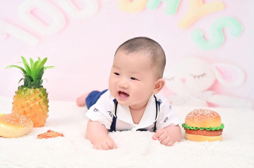 福鼎宝宝在妈妈肚子里